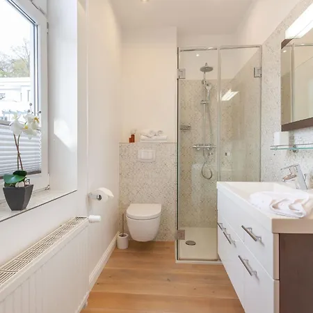 Villa Granitz, Ostseebad Sellin, Insel Ruegen, Gemuetliche 38 Quadratmeter Gross, Bietet Die Lieblingsplatz In Der Villa Granitz Zwei Personen Alle Annehmlichkeiten Fuer Unbeschwerte Urlaubstage